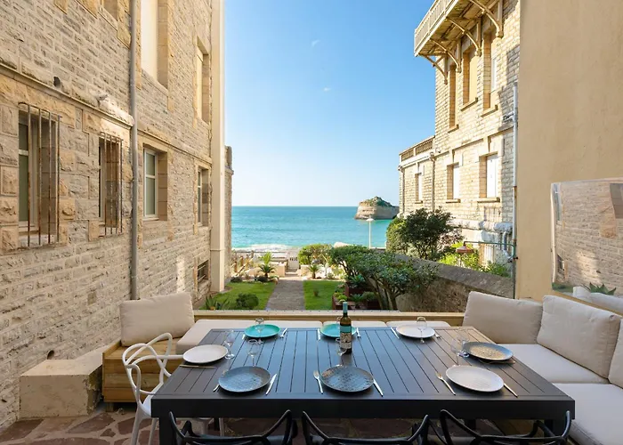 Aroha With Terrasse And Sea View In ביאריץ